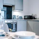 Stylish 1-bed Fast Wi-fi Easy Access To Apartament