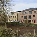 Riverside Vila Manchester