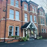 The Westlynne & 3*