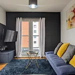 Lord Street With Free Parking & Wifi- Salford Uni, Victoria Station, Ao Arena Manchester