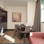 Roomzzz Victoria 4* Manchester