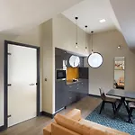 Appart hôtel Roomzzz Victoria
