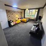 Charming Tudor White House Free Wifi * Manchester