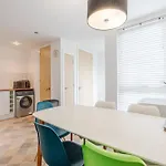 Haven - Coop Live - Etihad - Sleeps 9 - Free Parking