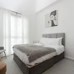 Haven - Coop Live - Etihad - Sleeps 9 - Free Parking Casa vacanze