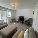 Great House Close To The Arena בית נופש *