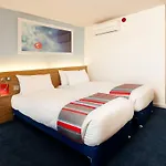 Travelodge Salford Quays Hotel 3*