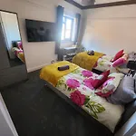 Quarto em Acomodações Particulares Luxury Free Wifi Old Trafford Manchester