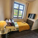 Quarto em Acomodações Particulares Luxury Free Wifi Old Trafford *