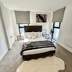 Stylish 2-bed By Cente Manchester