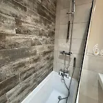 Stylish 2-bed By Cente Apartment