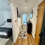 Stylish 2-bed By Cente Manchester