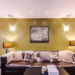 Luxury 5br Near Airport Wifi בית נופש מנצ'סטר