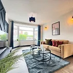 Family & Pet-friendly 5pp, Parking, 20 Min To Villa Manchester