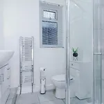 Holiday home Oldtrafford - Sleeps 6 - Free Parking - Free Wifi Manchester