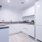 Centre, Salford, 1 Bed Apartment Manchester