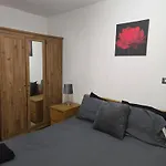 Cosy 2 Bedroom *