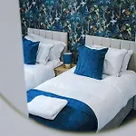 3 Bed House - Free Parking - Free Wifi 別荘