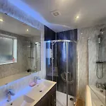 Charming Tudor White House Free Wifi * Manchester