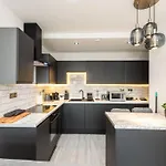 *superb Location* 20th Floor * Manchester