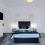 Holiday home Large 4 Bed House Sleeps 8 By Host A