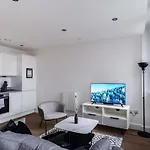 Zeni, Alexandra Rise Bright 1 Bed Lejlighed *