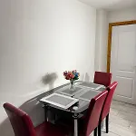Luxury Apartment *