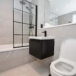 Apartament Modern 1 Bed Flat In W Balcony *
