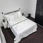 Lejlighed Spacious & Cosy In *