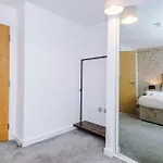 Lägenhet Modern 2 Bed With Balcony By Host A Manchester