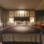 Dakota Airport 4*