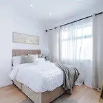 Free Park Stunning 3bedroom In *