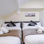 Ferienhaus Sleeps 13, Free Parking, Near Etihad & C0-0p Live, 4br Manchester