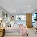Stylish 4 Bed In Old Trafford Next To Mufc Hébergement de vacances Manchester
