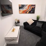 別荘 Game Zone, Trafford Centre Nearby, Sleeps 8 *