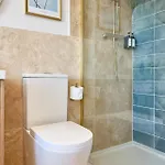 Stylish 4 Bed In Old Trafford Next To Mufc Hébergement de vacances *