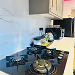Getaway Bright & Spacious With Parking * Manchester