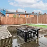 Modern Centre 3bd - Fire Pit - Free Parking Manchester