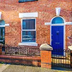 Ferienhaus 3 Bedroom Town House - Etihad Stadium - Free Parking *