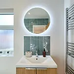 Stylish 4 Bed In Old Trafford Next To Mufc