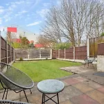 Hébergement de vacances Stylish 4 Bed In Old Trafford Next To Mufc *