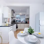 Free Park Stunning 3bedroom In