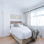 Free Park Stunning 3bedroom In