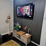Cosy Modern 1 Bed Near Coop Live And Etihad Stadium *