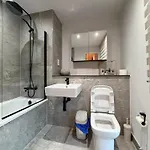 Luxury 2bed Flat Around Victoria St بيت للعطل مانشستر