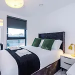 Modern 2br In With Parking