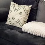 Spacious 4 Bedroom House With Pacman,darts, Netflix By Vista Short Lets Manchester