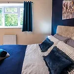 Stylish In Salford With Free Parking Apartmán