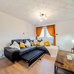 Stylish Urban Escape With Free Parking In * Manchester