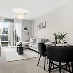 Lux 2bd, Free Parking & Wifi, Near Mcr Center And Media شقة